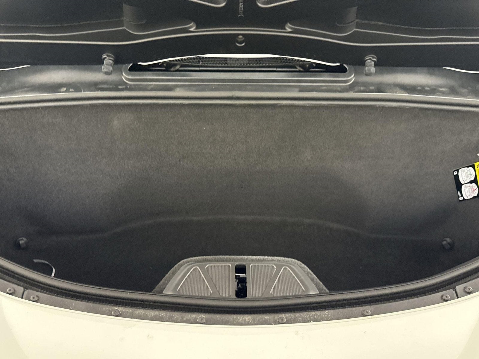 2025 Chevrolet Corvette E-Ray 1LZ