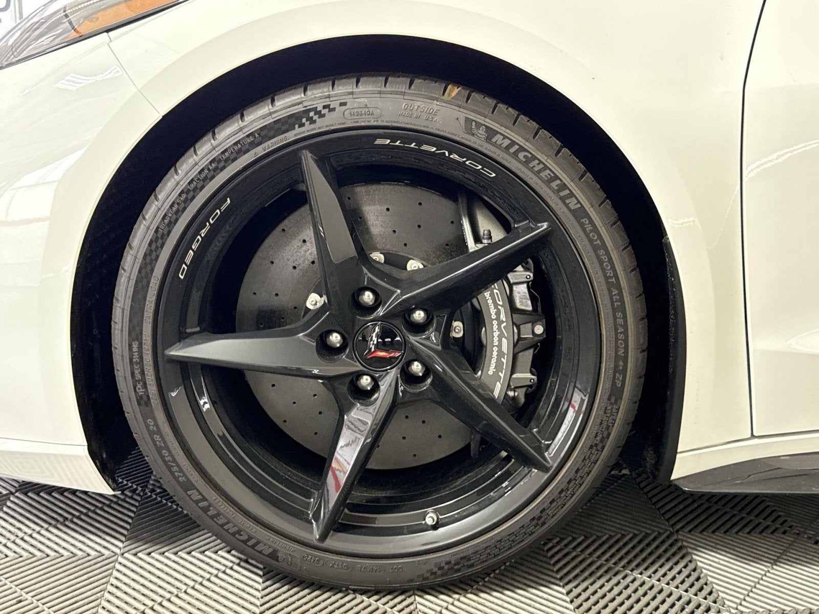 2025 Chevrolet Corvette E-Ray 1LZ