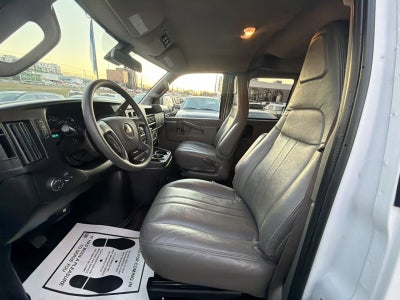 2024 Chevrolet Express Passenger 3500 1LS