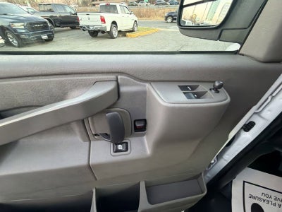 2024 Chevrolet Express Passenger 3500 1LS