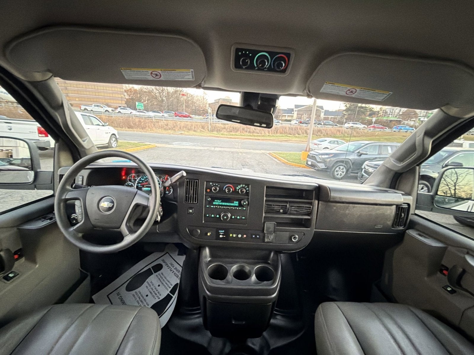2024 Chevrolet Express Passenger 3500 1LS