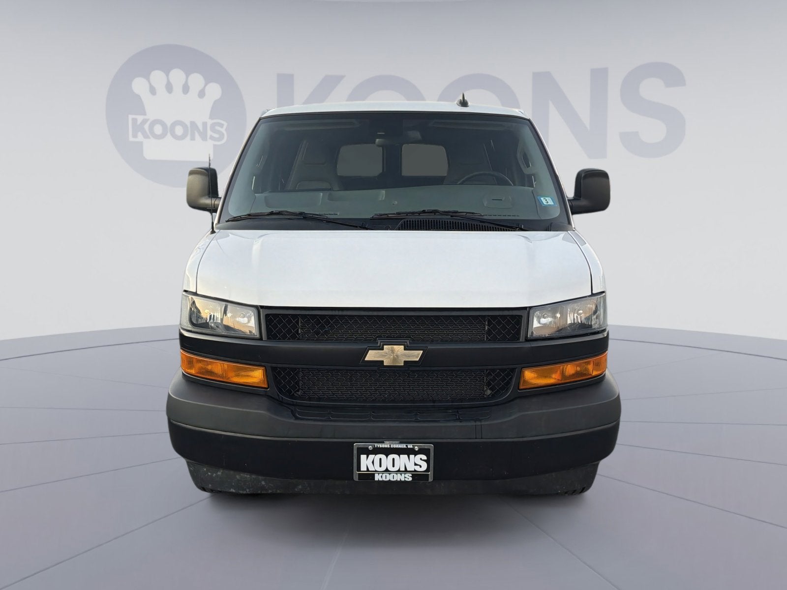 2024 Chevrolet Express Passenger 3500 1LS