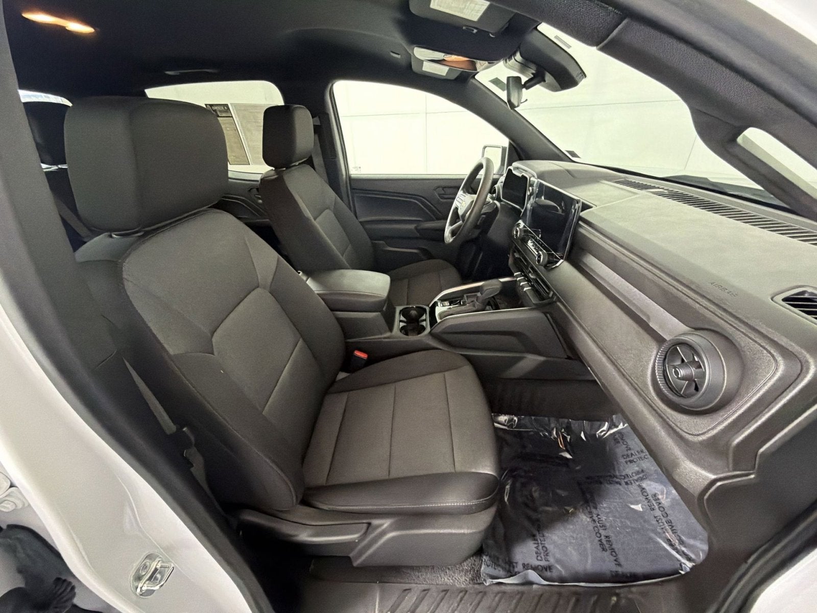 2025 Chevrolet Colorado WT/LT