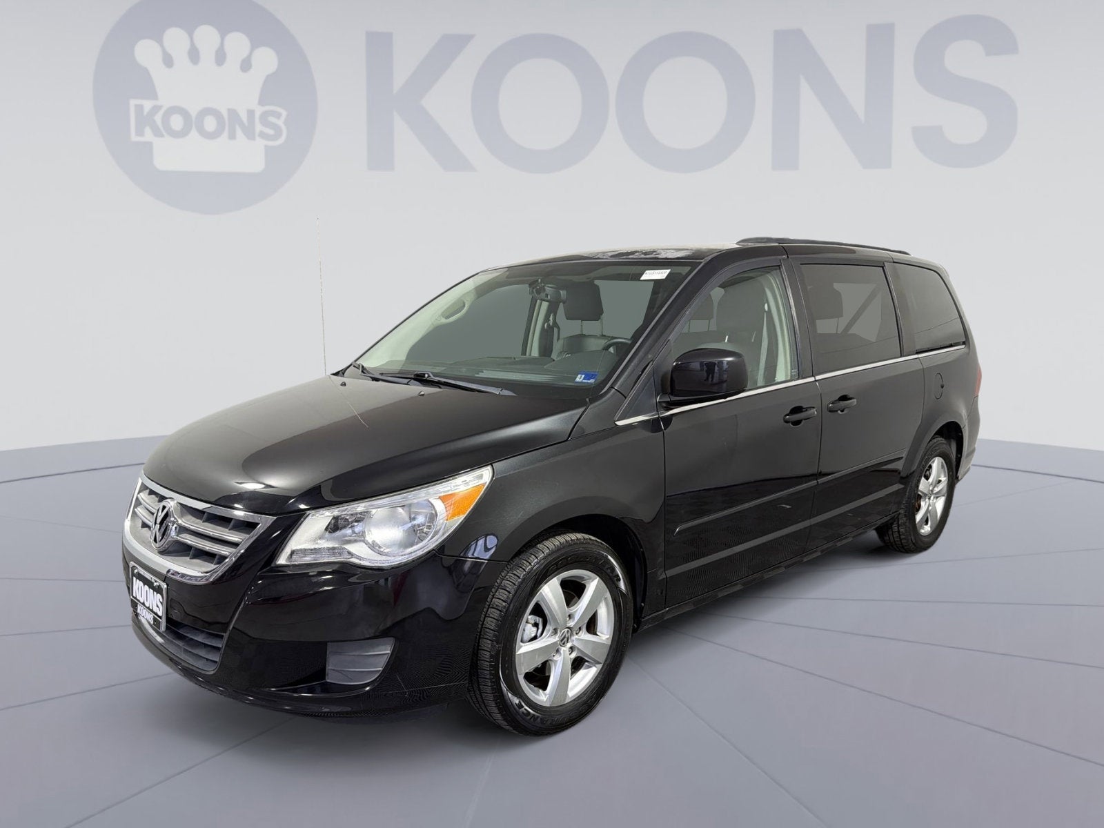 2011 Volkswagen Routan SE