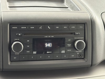 2011 Volkswagen Routan SE