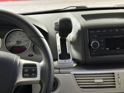 2011 Volkswagen Routan SE