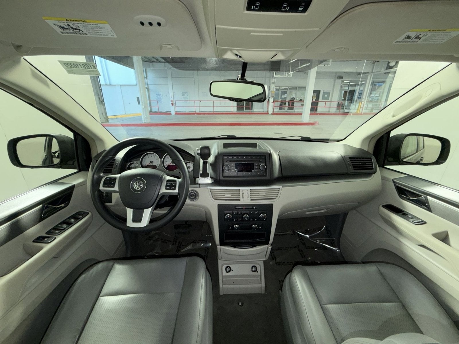 2011 Volkswagen Routan SE