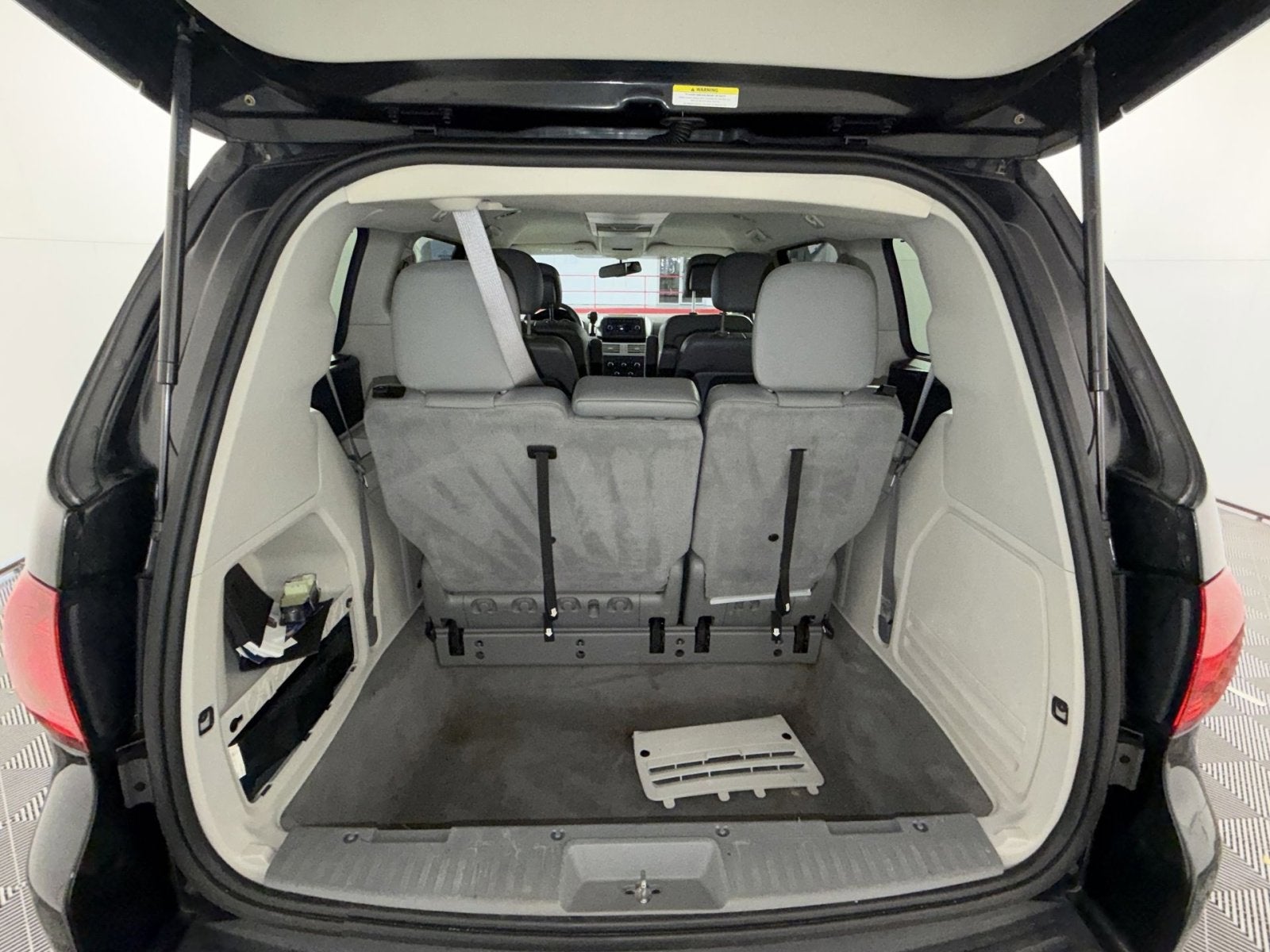 2011 Volkswagen Routan SE