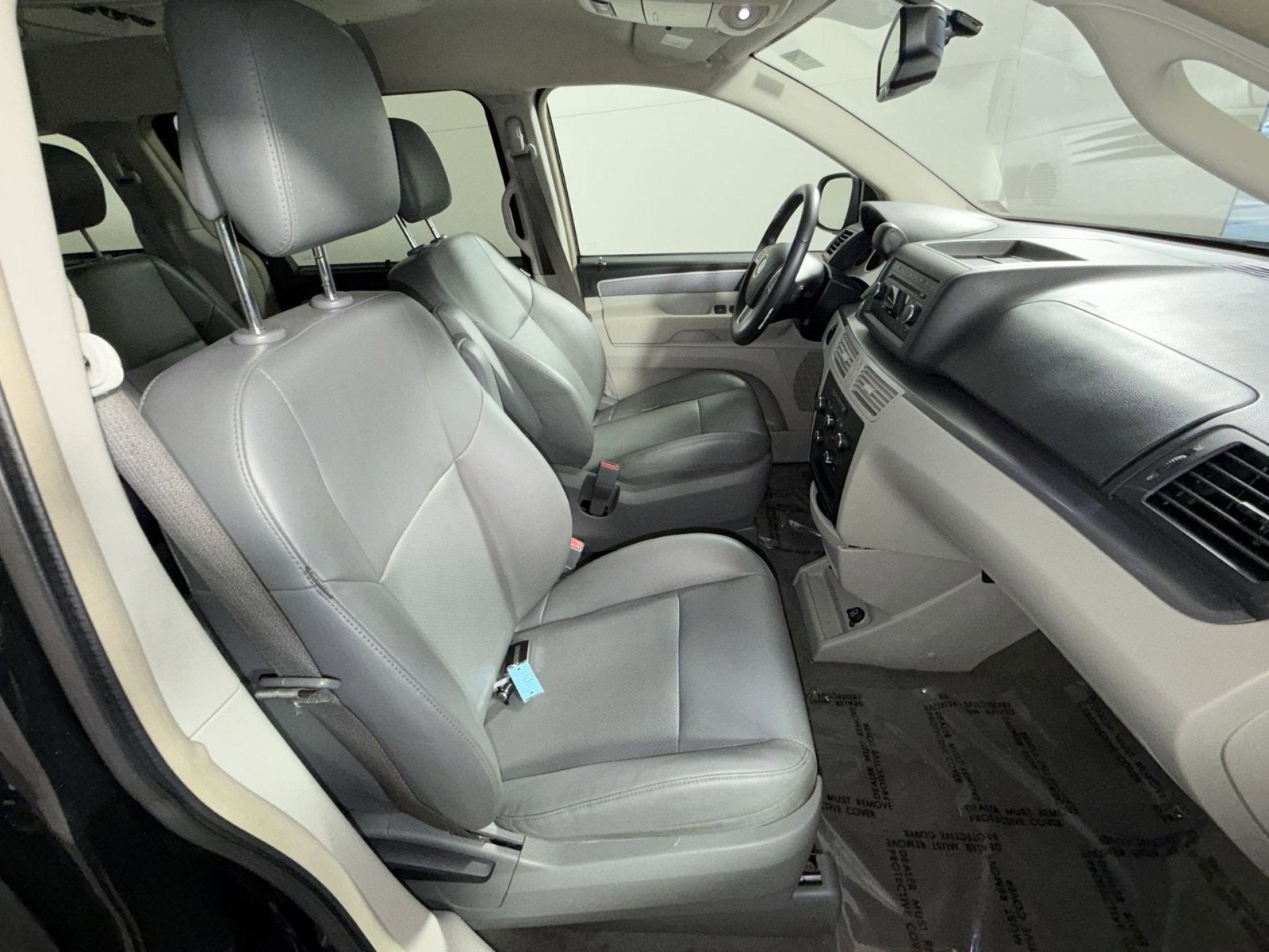 2011 Volkswagen Routan SE