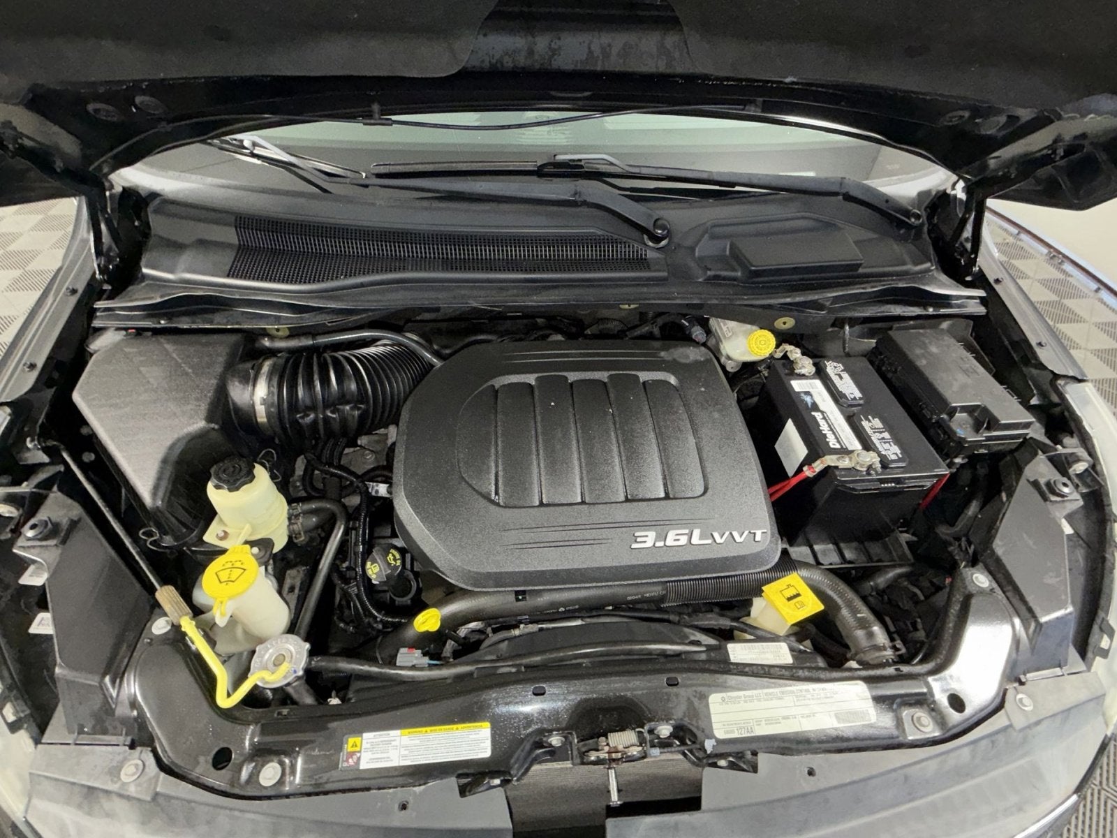 2011 Volkswagen Routan SE