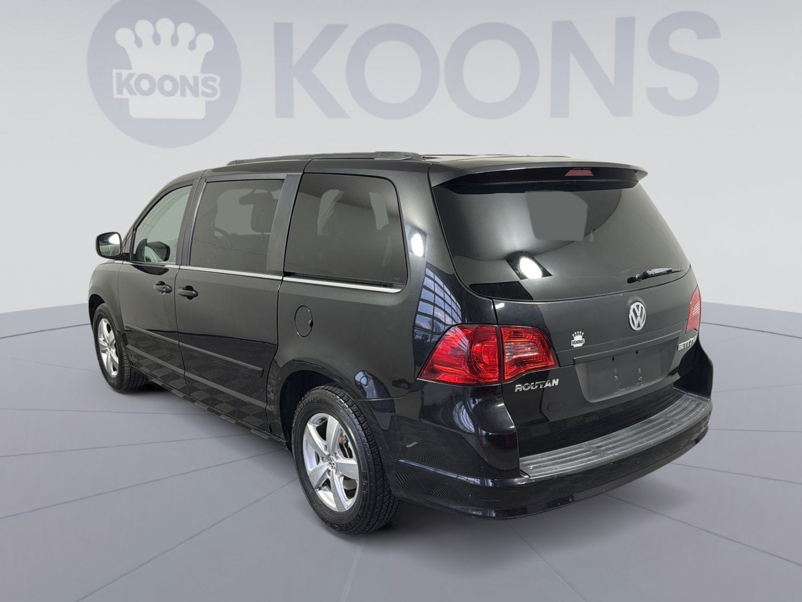 2011 Volkswagen Routan SE