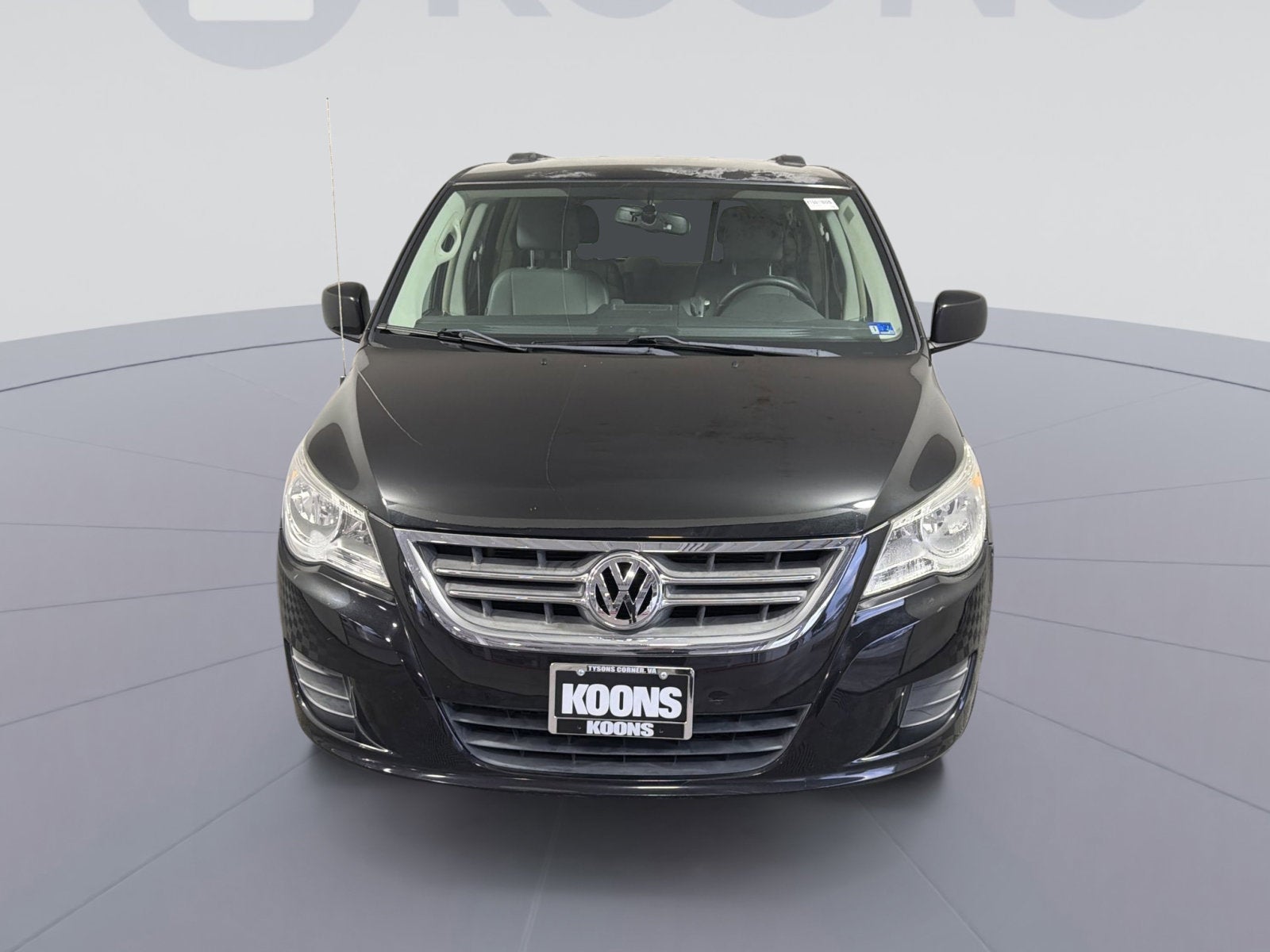 2011 Volkswagen Routan SE