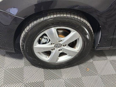 2011 Volkswagen Routan SE