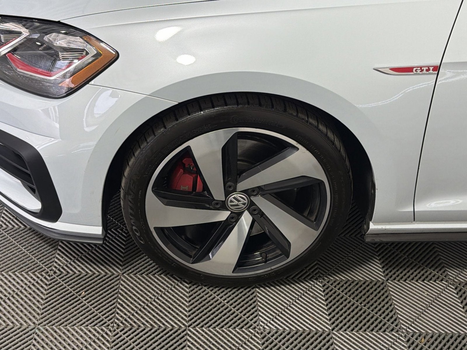 2019 Volkswagen Golf GTI S