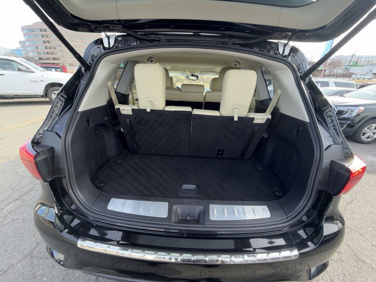 2019 INFINITI QX60 LUXE