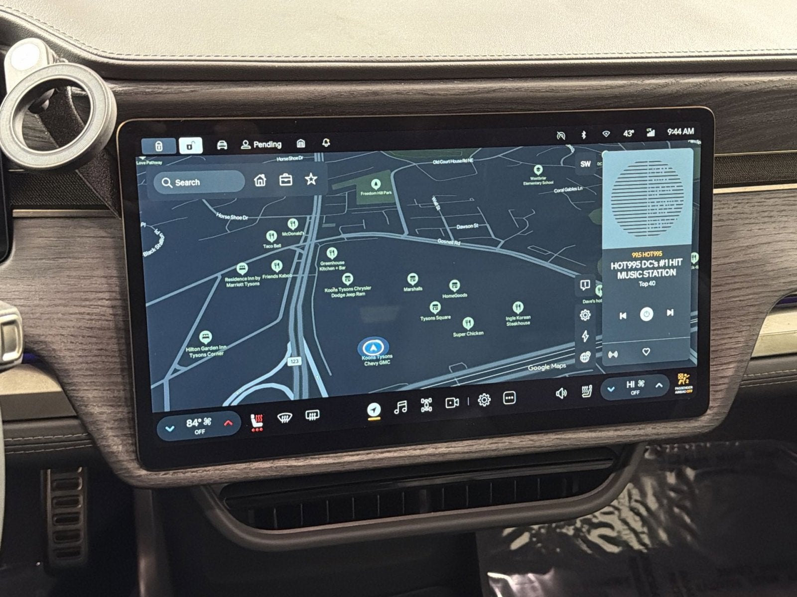 2022 RIVIAN R1T Adventure Package