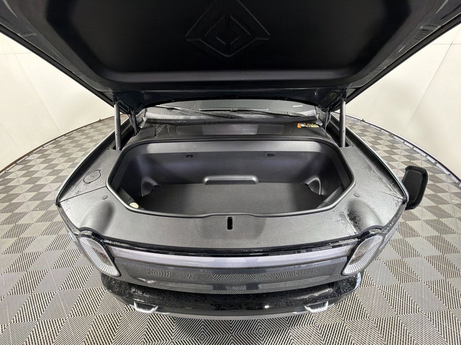 2022 RIVIAN R1T Adventure Package