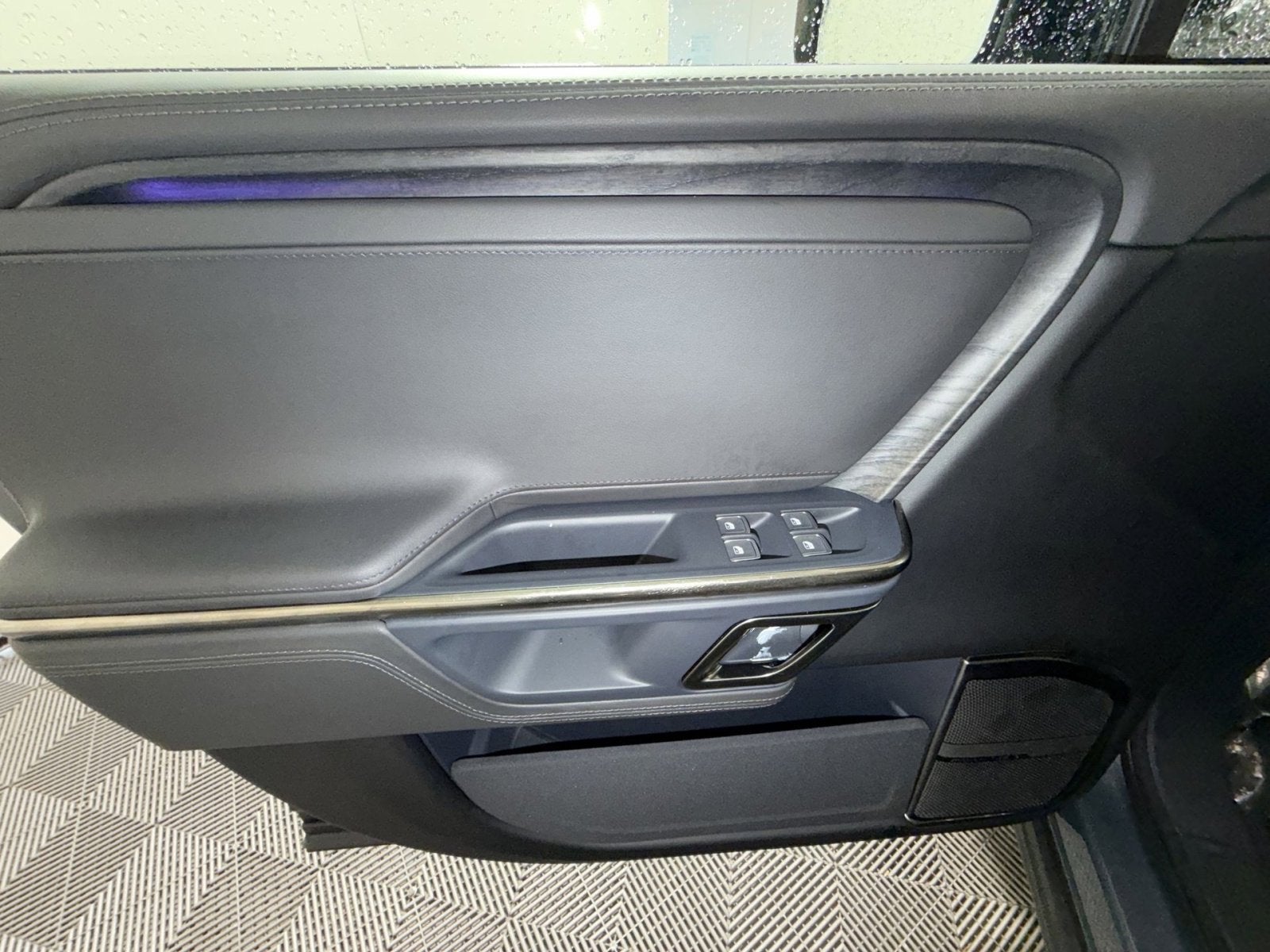 2022 RIVIAN R1T Adventure Package