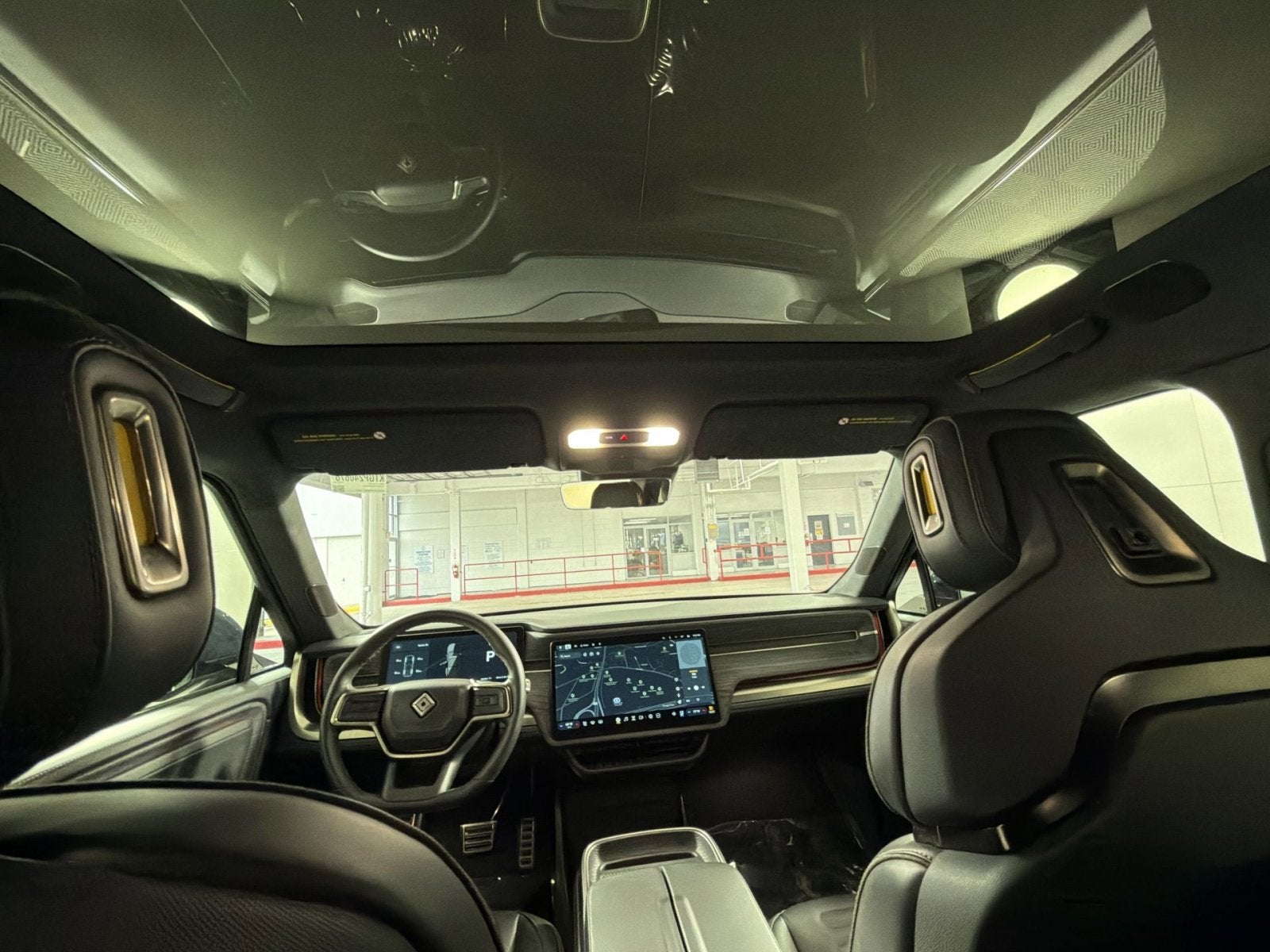 2024 RIVIAN R1S Adventure