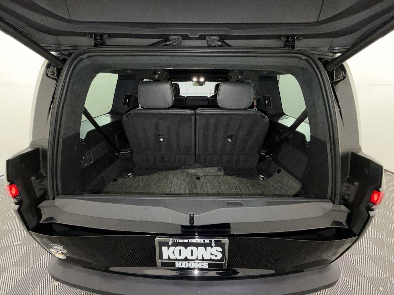 2024 RIVIAN R1S Adventure