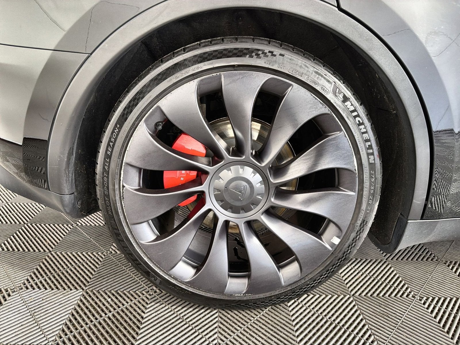 2023 Tesla Model Y Performance