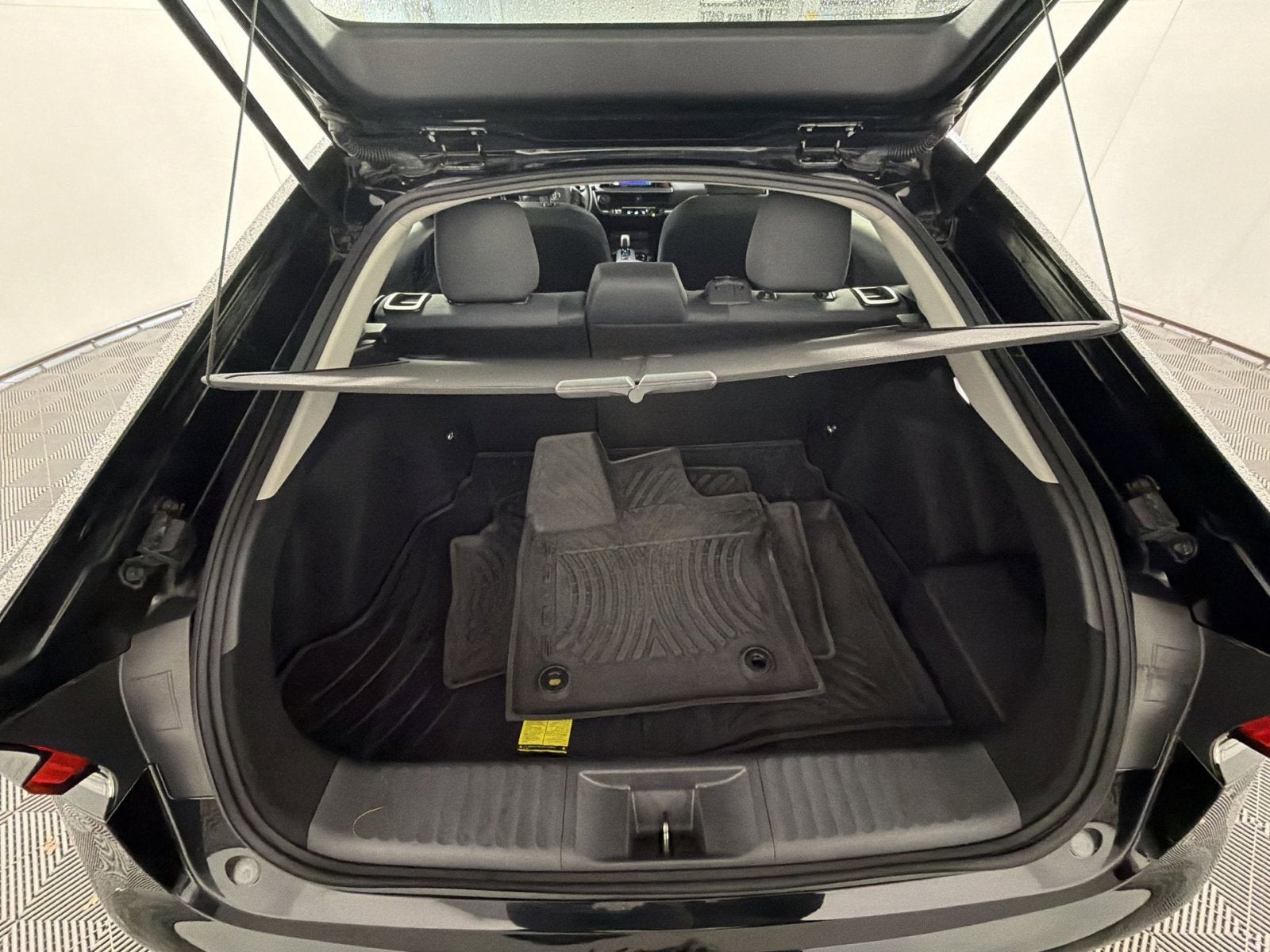 2023 Toyota Prius LE