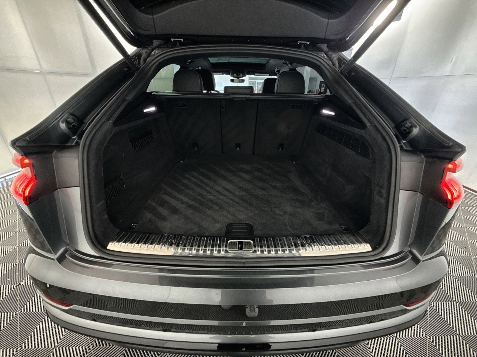 2021 Audi Q8 Premium Plus