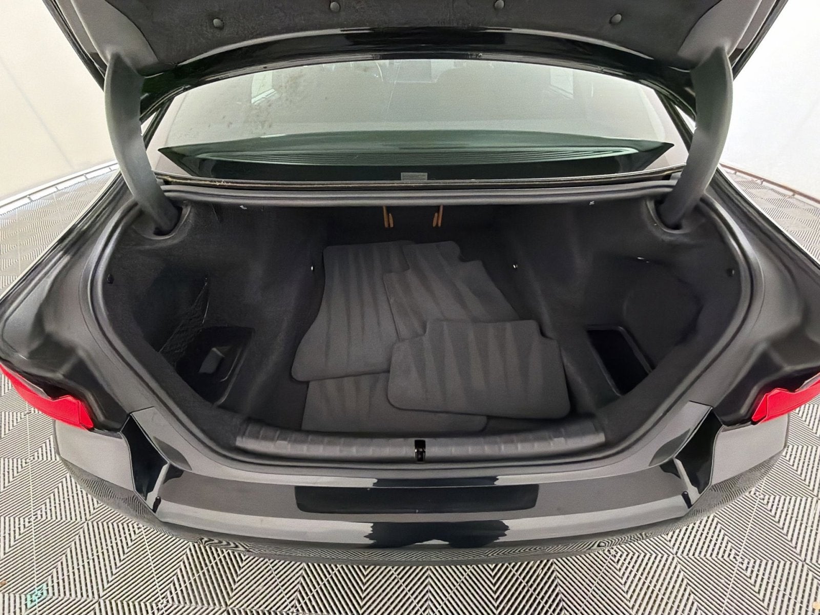 2023 BMW 5 Series M550i xDrive