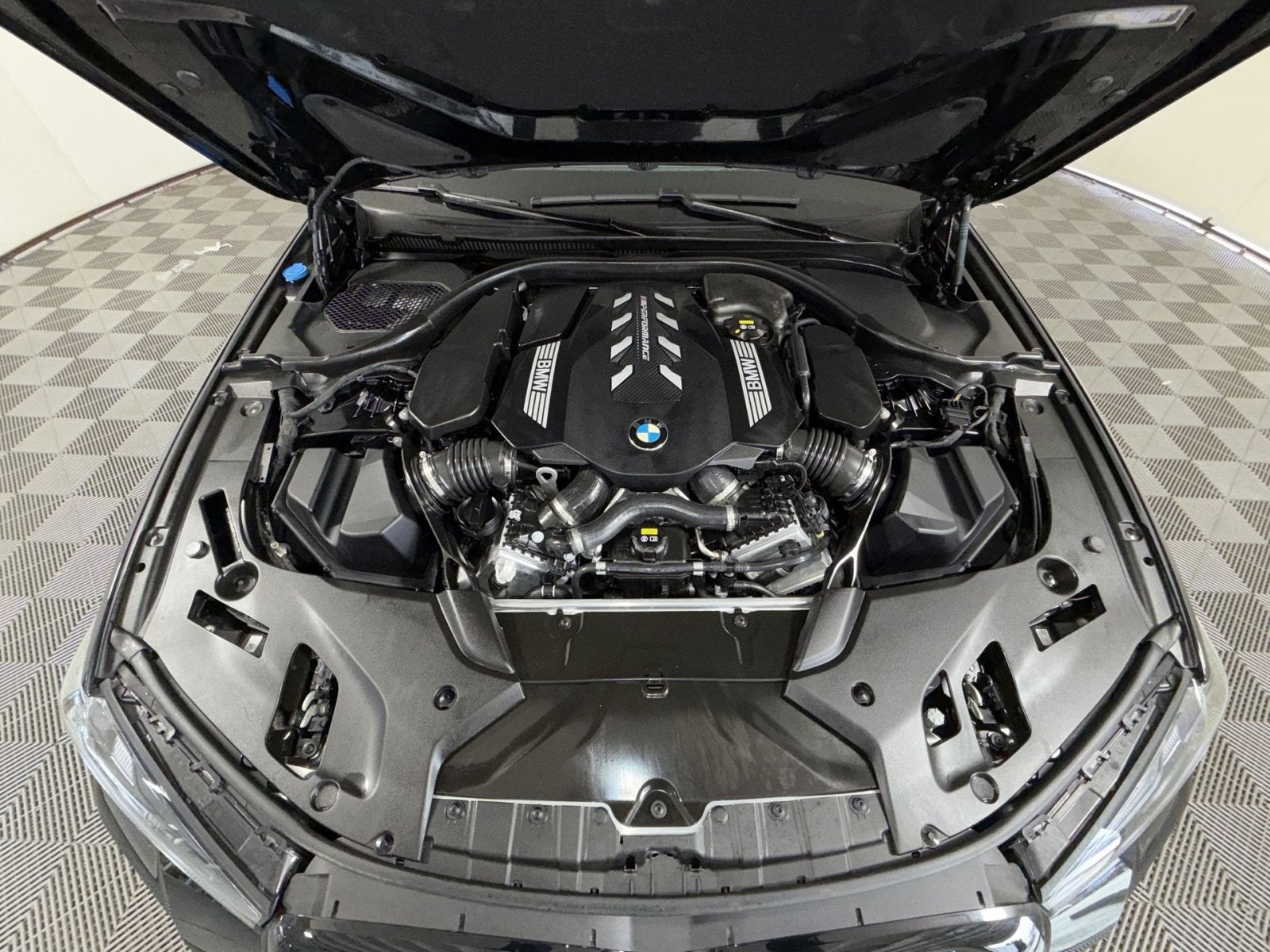 2023 BMW 5 Series M550i xDrive