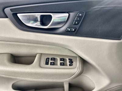 2021 Volvo XC60 Momentum